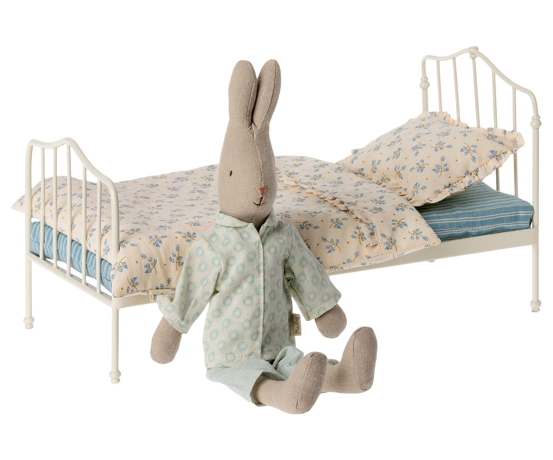 Maileg Vintage Bett Metallbett weiss und blaue Bettwäsche