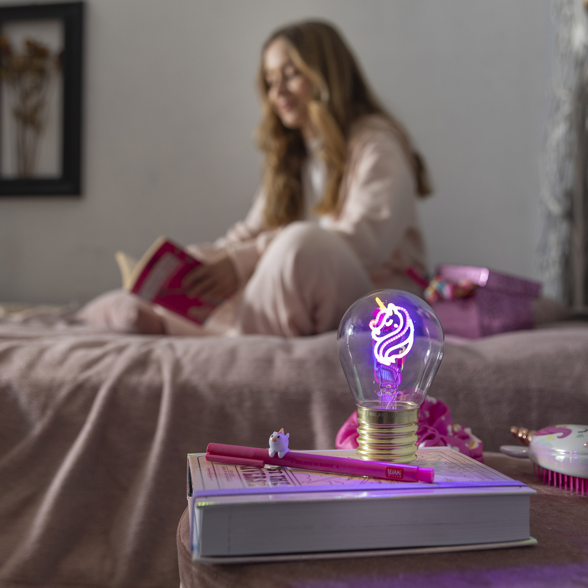 Legami Tischlampe in Glühbirnendesign Bulb Fiction Unicorn Einhorn Legami Tischlampe in Glühbirnendesign Bulb Fiction Unicorn Einhorn
