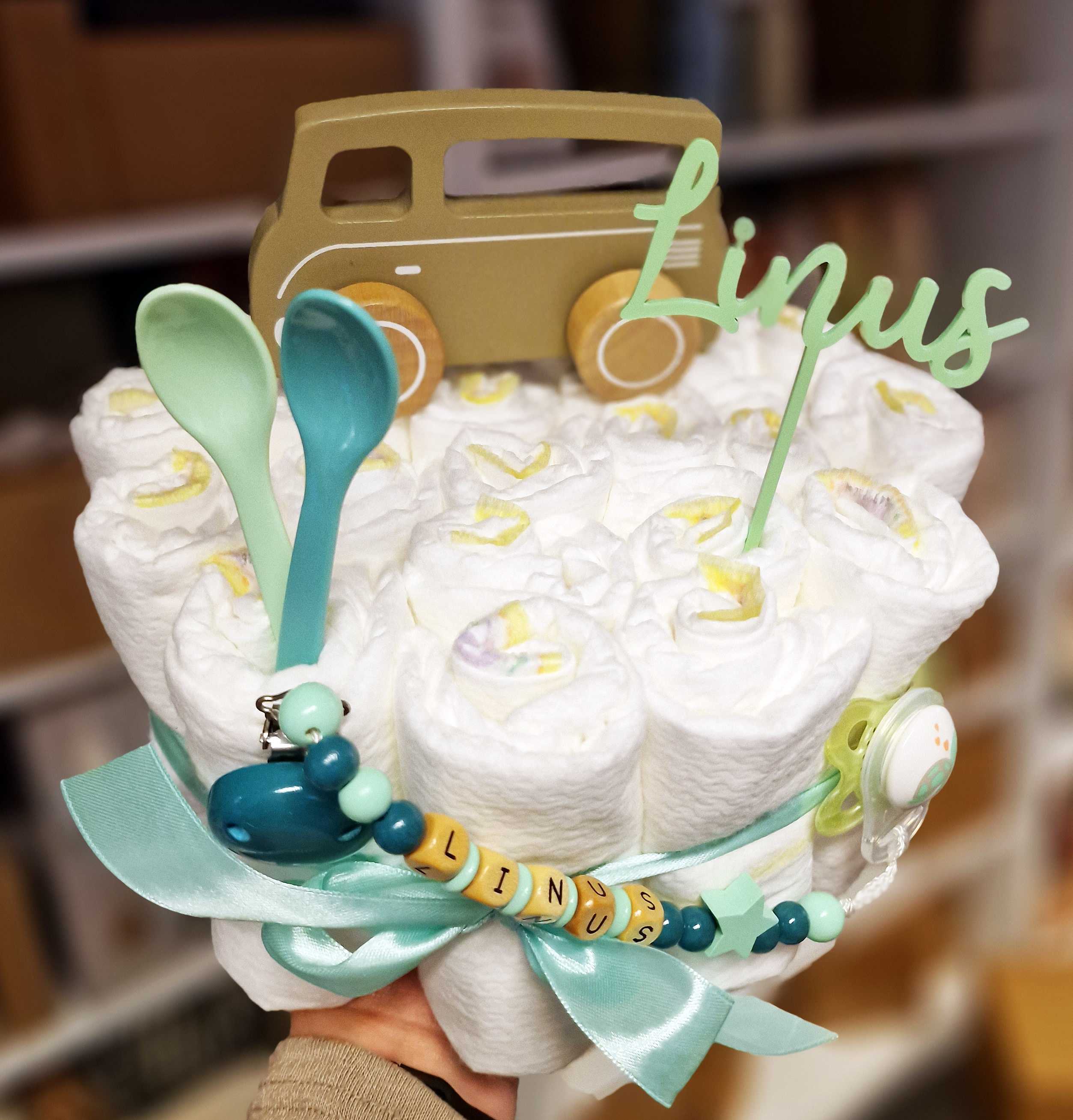 Elfenstall Windeltorte Pamperstorte mit Little Dutch Bus Elfenstall Windeltorte Pamperstorte mit Little Dutch Bus