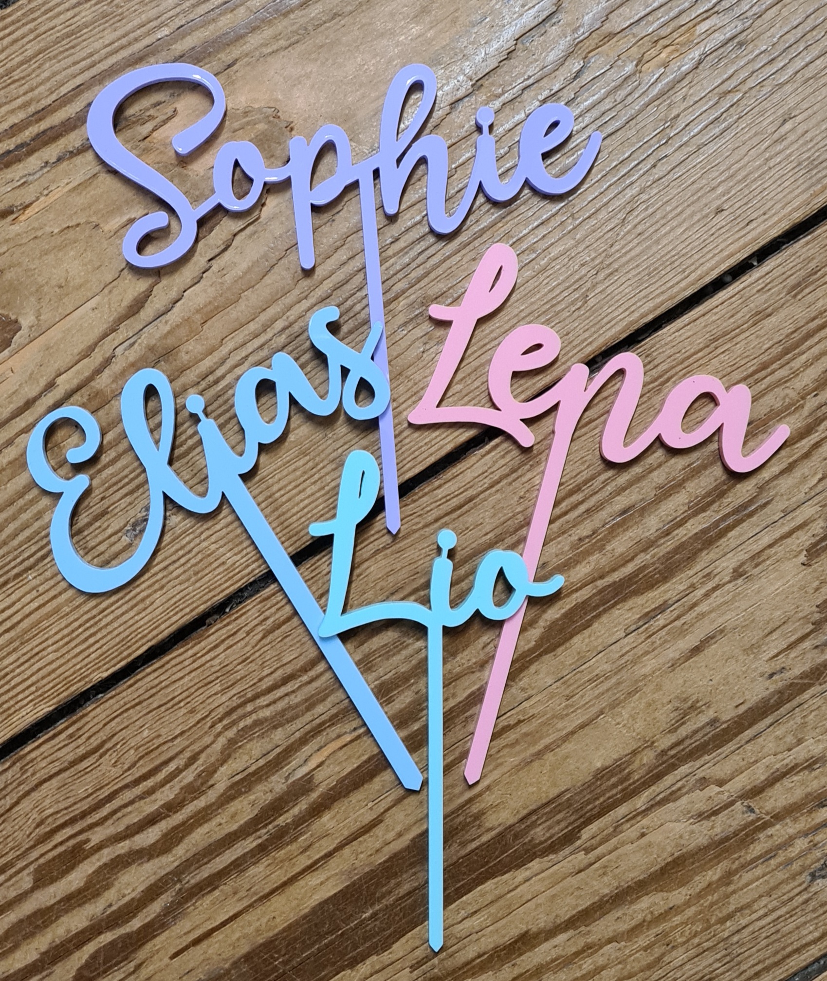 Personalisierter Cake Topper aus Acryl mit Wunschname Personalisierter Cake Topper aus Acryl mit Wunschname