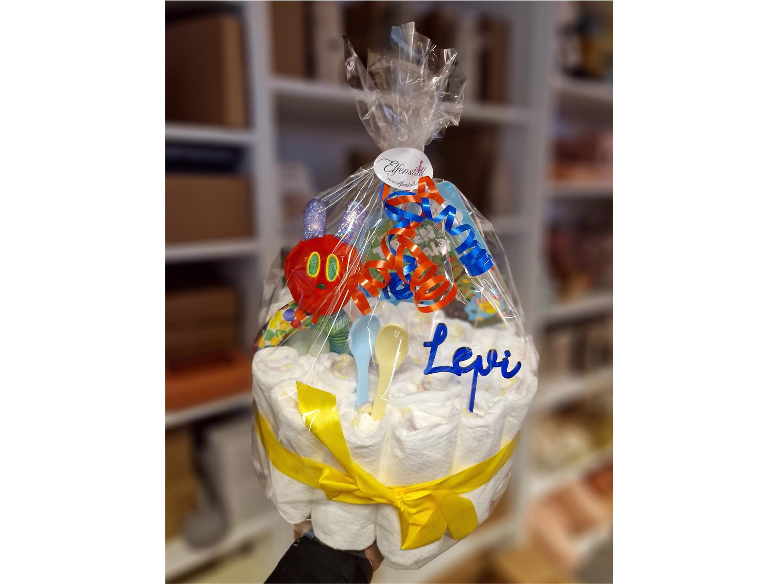 Elfenstall Windeltorte Pamperstorte mit Raupe Nimmersatt Rassel