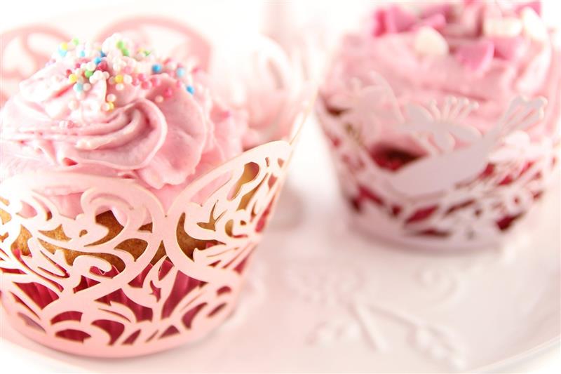 Elfenstall Muffin Zierumrandung 12 Stück Herzmuster Weinrot Violett