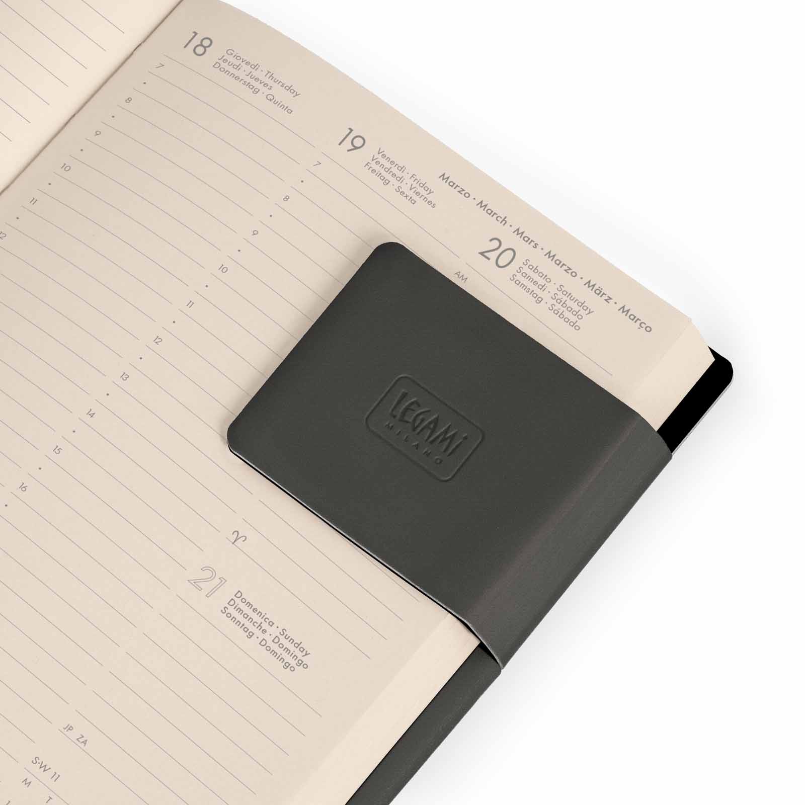 Legami Terminplaner 12 Monate mit Notizbuch M 2027 Black Suit