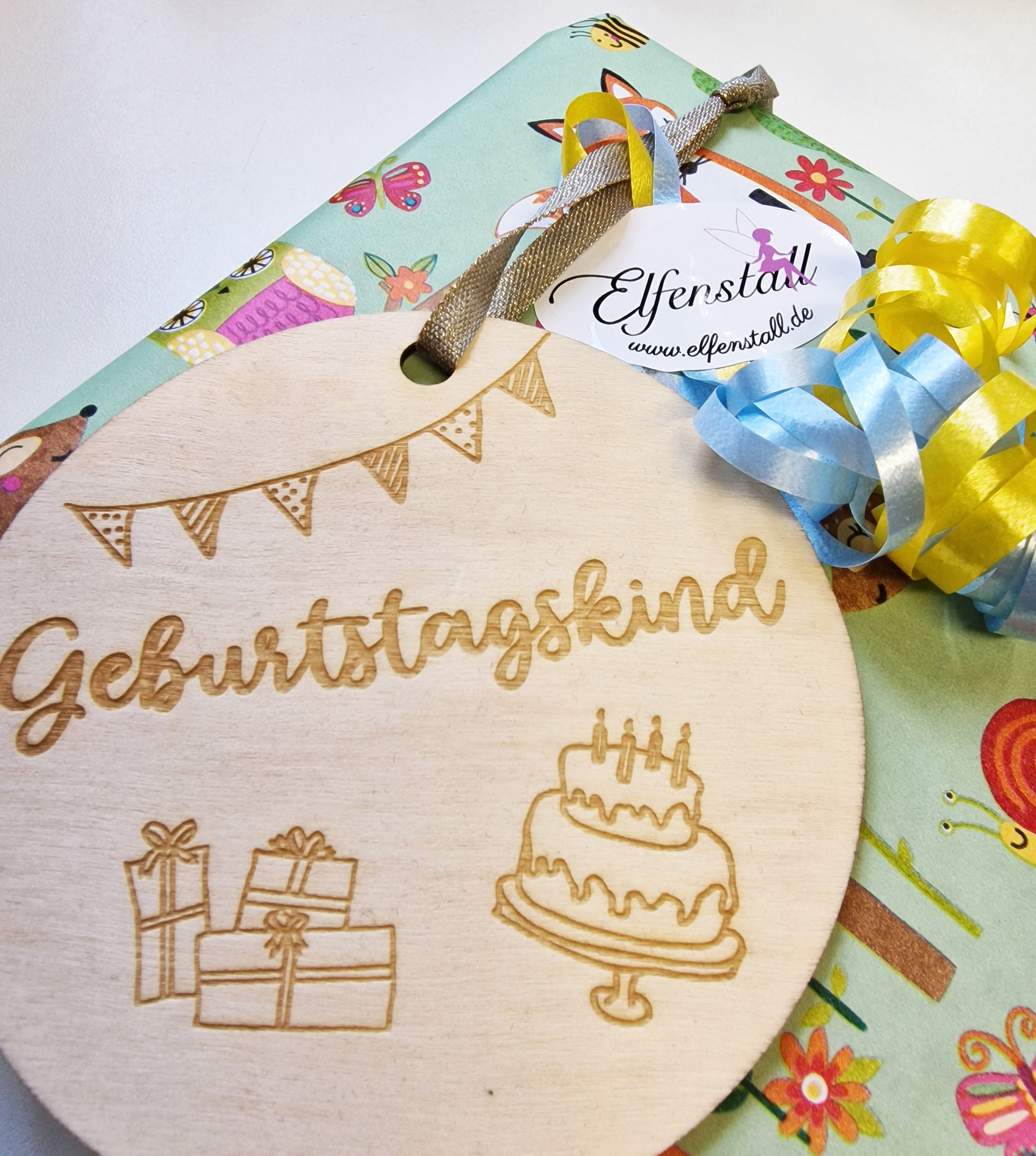 Holzscheibe Geburtstag Geburtstagskind Torte Geschenkanhänger 10 cm Holzscheibe Geburtstag Geburtstagskind Torte Geschenkanhänger 10 cm
