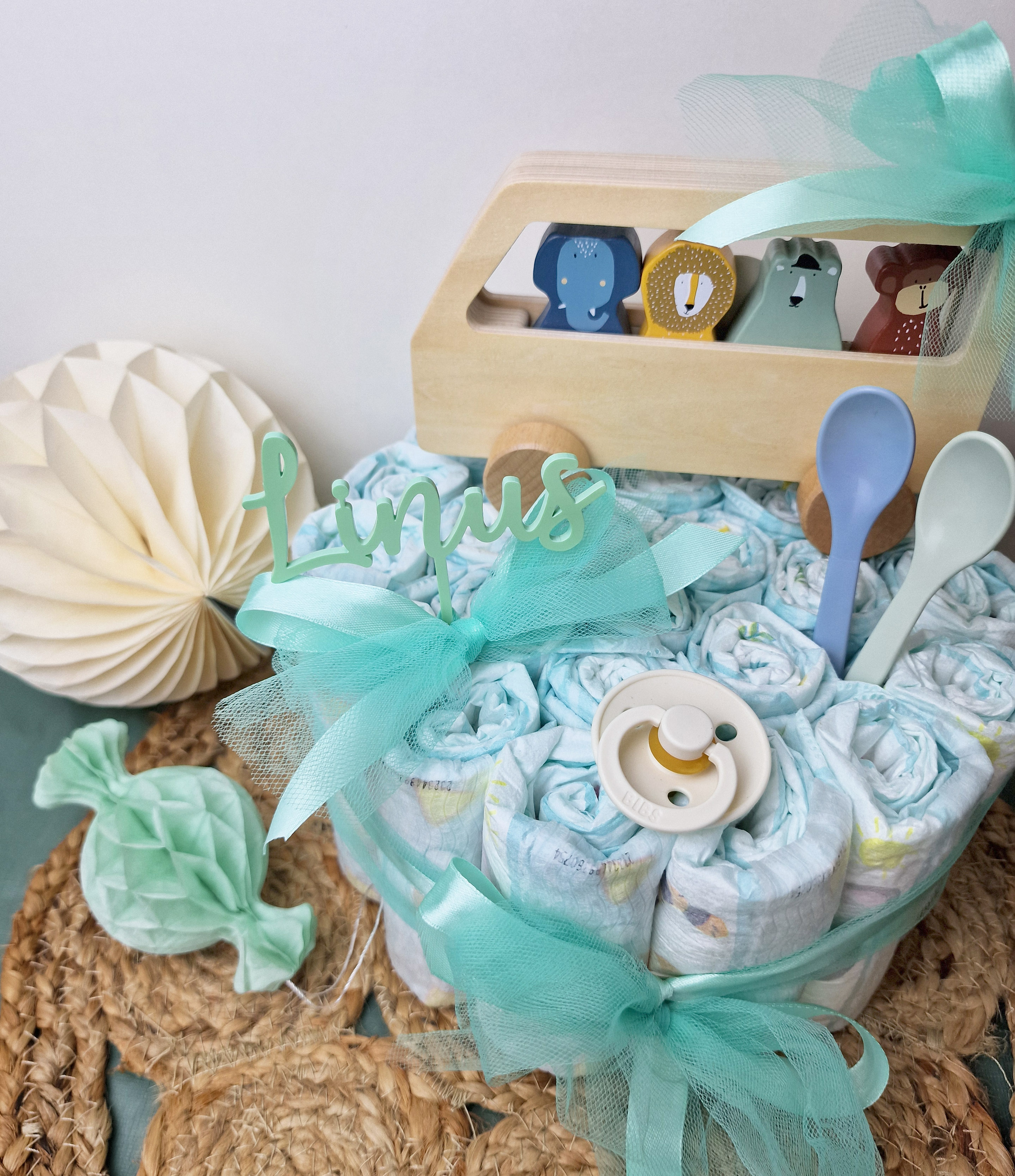 Elfenstall Windeltorte Pamperstorte mit Trixie Spielzeugbus Holz Elfenstall Windeltorte Pamperstorte mit Trixie Spielzeugbus Holz