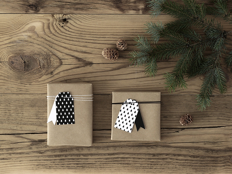 Geschenkeanhänger Anhänger Tannen schwarz weiß mit Kordeln 2er Set