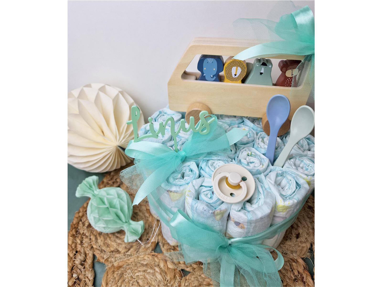 Elfenstall Windeltorte Pamperstorte mit Trixie Spielzeugbus Holz