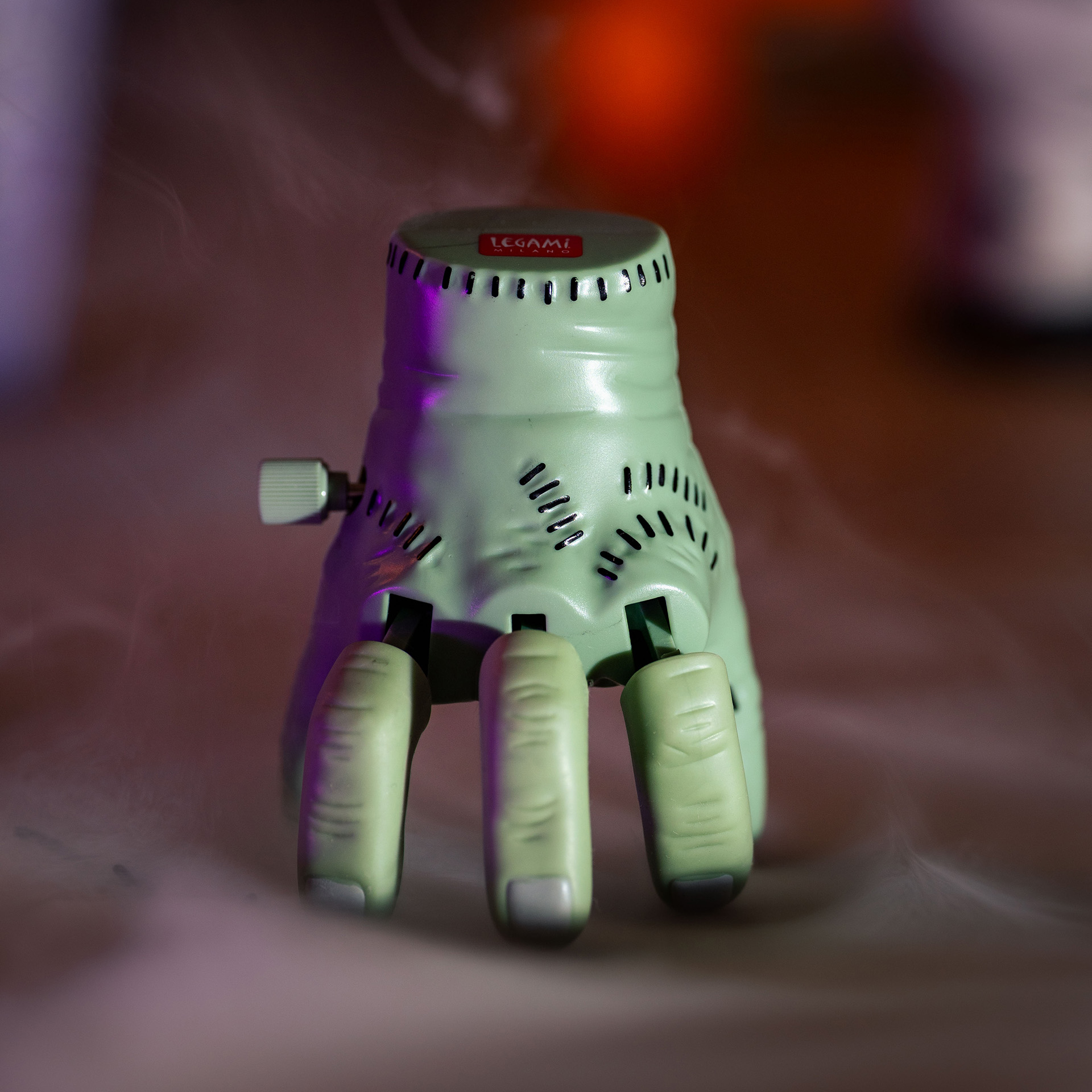 Legami Mini Zombiehand mit Federmechanismus The Mini Walking Hand