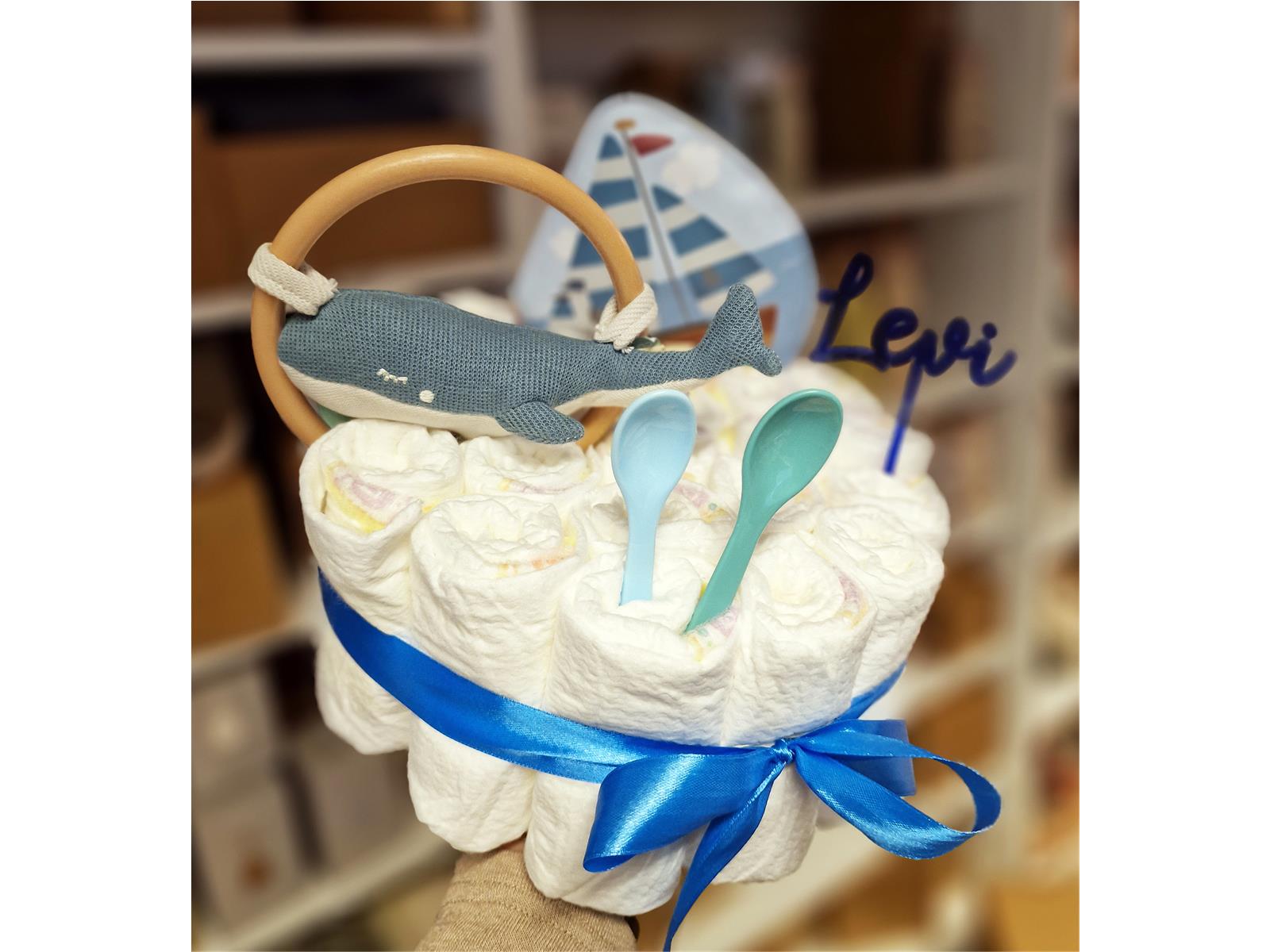 Elfenstall Windeltorte Pamperstorte mit süßer Walrassel und Badebuch