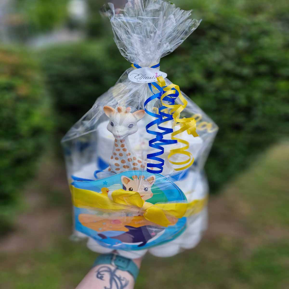 Elfenstall Windeltorte Pamperstorte mit Giraffe Vulli Sophie Elfenstall Windeltorte Pamperstorte mit Giraffe Vulli Sophie