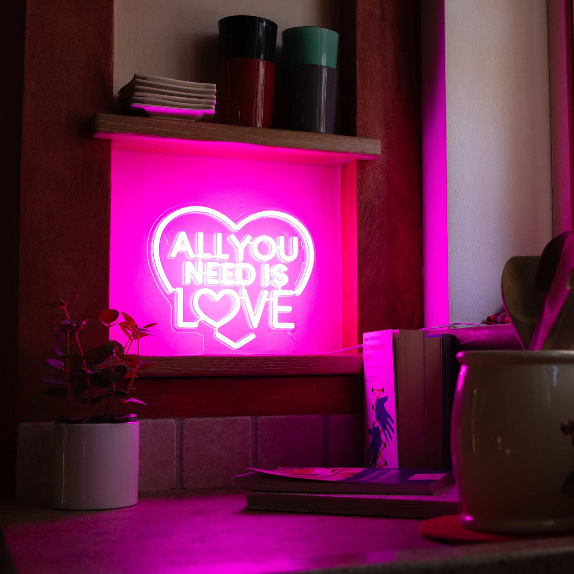 Legami Neon-Effekt LED Lampe It's a sign All you need is love