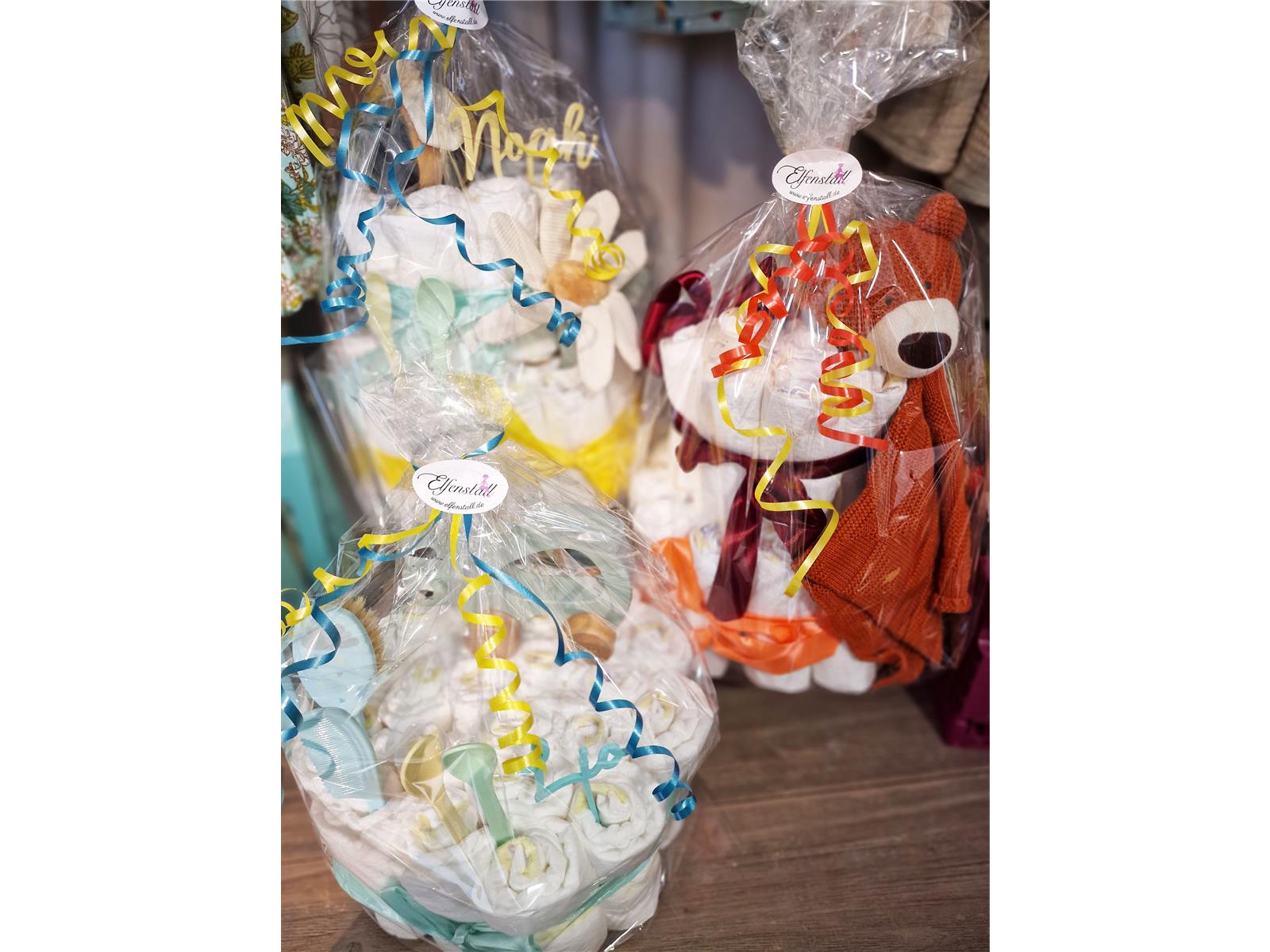 Elfenstall Windeltorte Pamperstorte mit Sigikid Strick Schnuffeltuch Bär braun