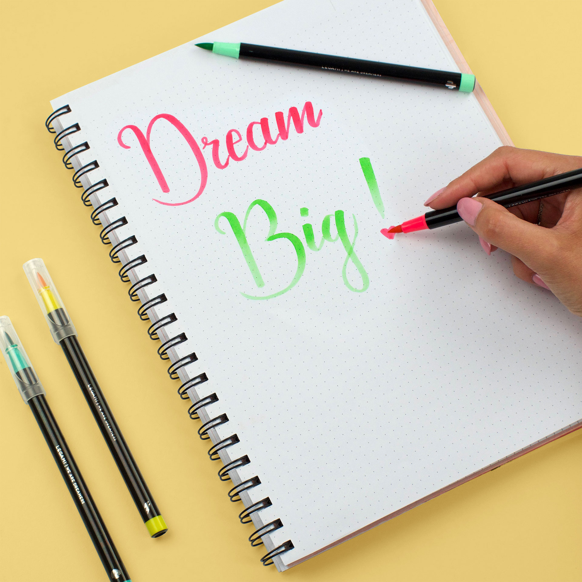 Legami Brush Markers Set mit 12 Pinselstiften Bright Colours