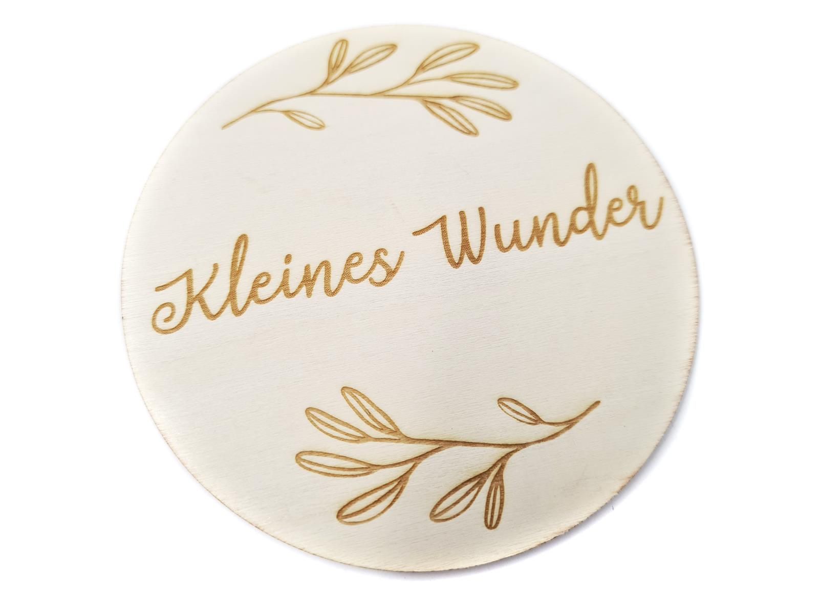 Holzscheibe "Kleines Wunder" mit Blättermotiv Geschenkanhänger 10 cm