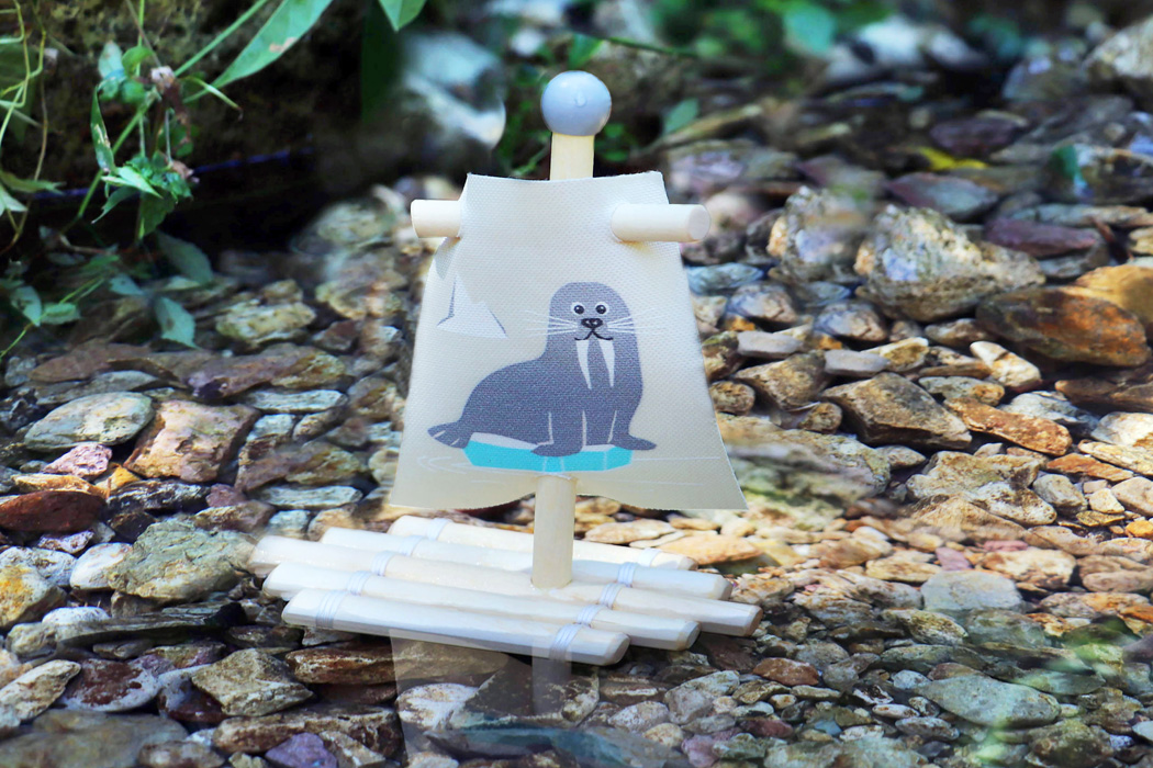 Small Foot Wasserspielzeug Floß Walross