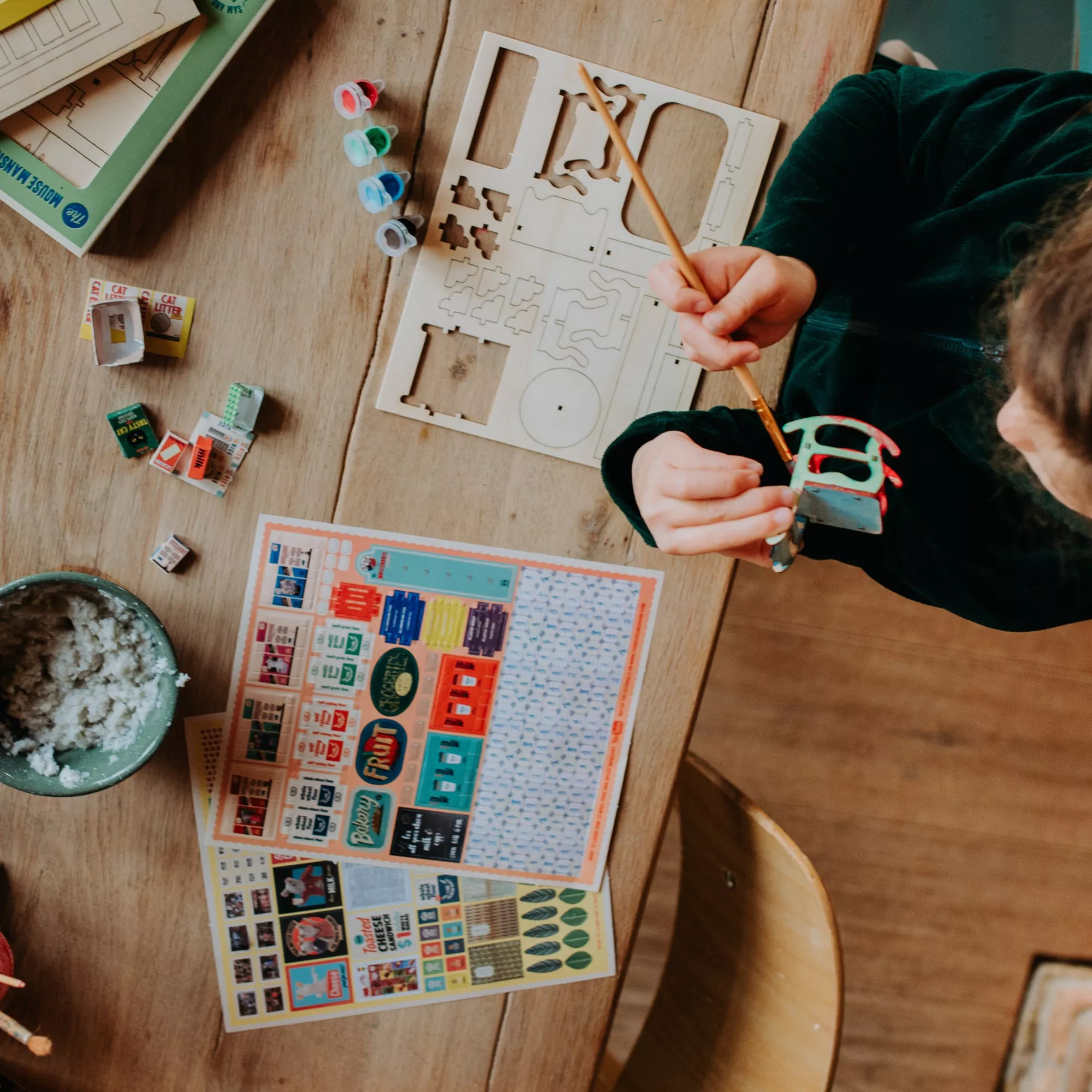 The Mouse Mansion DIY Puppenhaus Stanzteile für Kinder  Wohn und Schlafzimmer