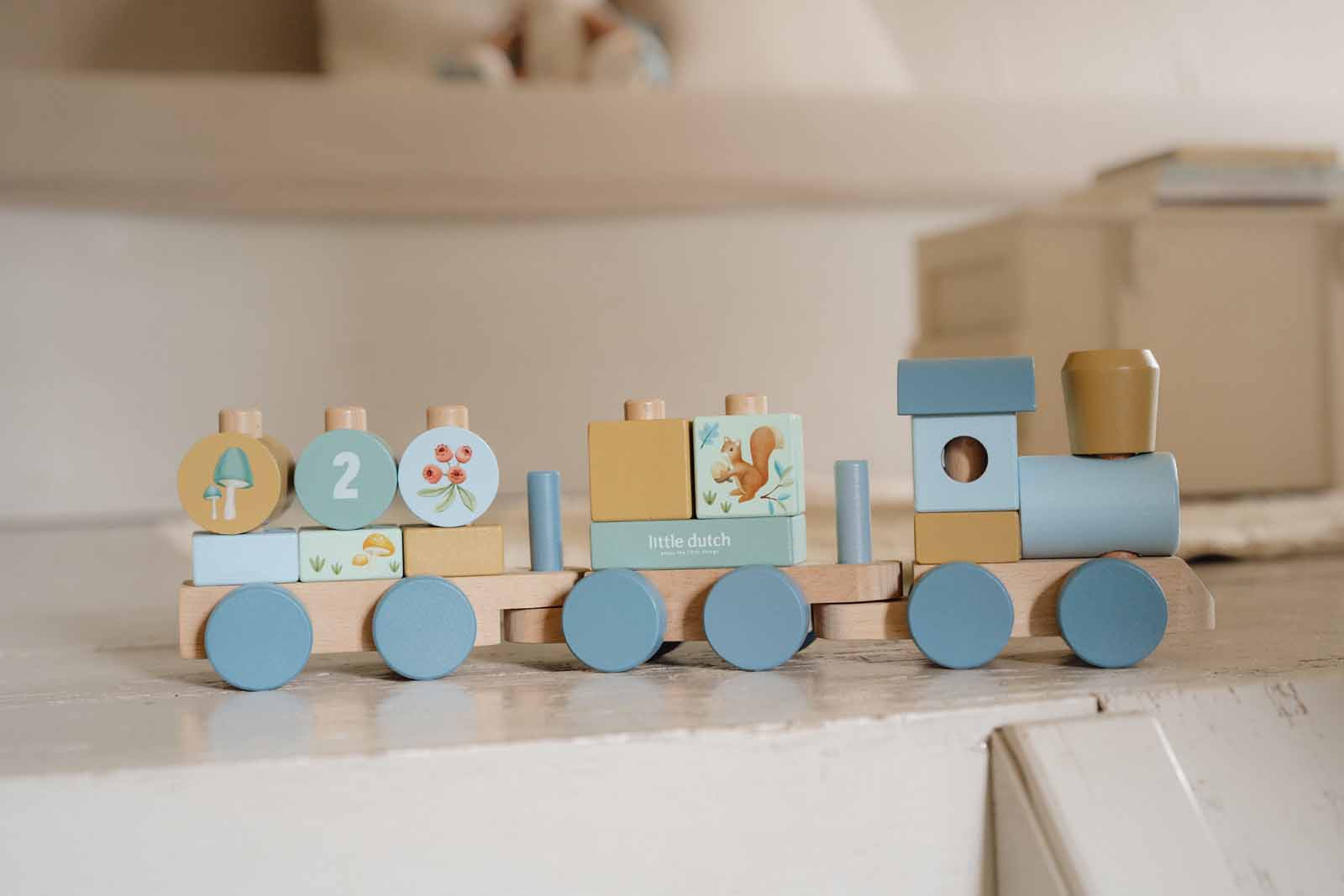 Little Dutch Steckzug Eisenbahn Stapelzug Holz-Zug Forest Friends