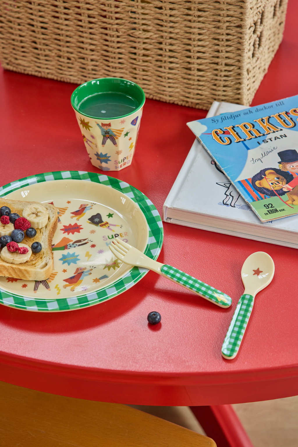Rice Trinkbecher Melaminbecher Green Hero Print Medium