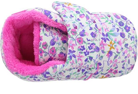 Elfenstall Windeltorte mit süßen Krabbelschuhen und Acryltopper pink Elfenstall Windeltorte mit süßen Krabbelschuhen und Acryltopper pink