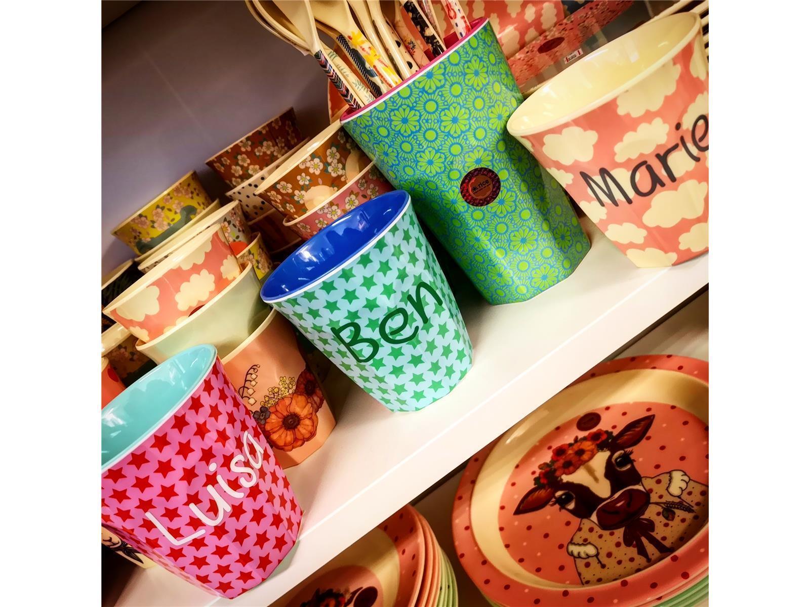 Elfenstall Rice Becher mit Wunsch-Namen personalisiert Neon Grün Medium