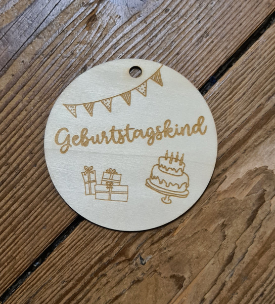 Holzscheibe Geburtstag Geburtstagskind Torte Geschenkanhänger 10 cm